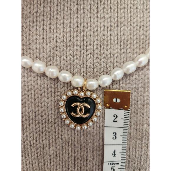 Repurposed designer button with real freshwater pearls - Picture 5 of 5